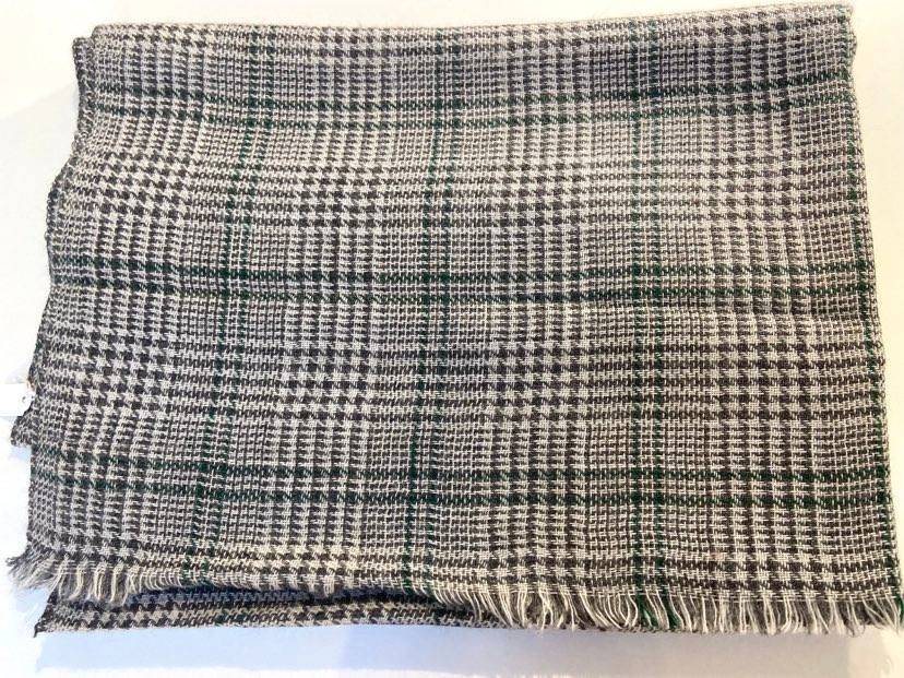 Les Sûtras Unisex Wool Scarf – Black Checks