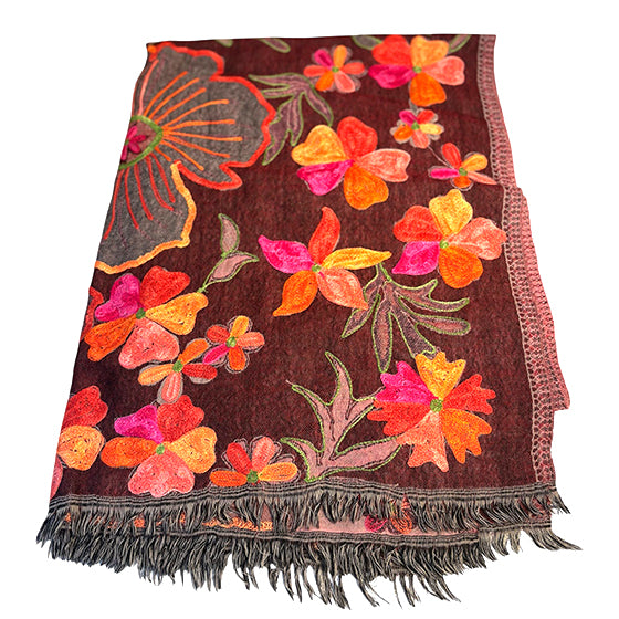 Wool scarf with Threadwork