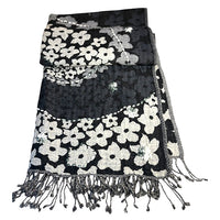 Wool scarf with Threadwork