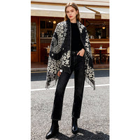 Wool scarf with Threadwork