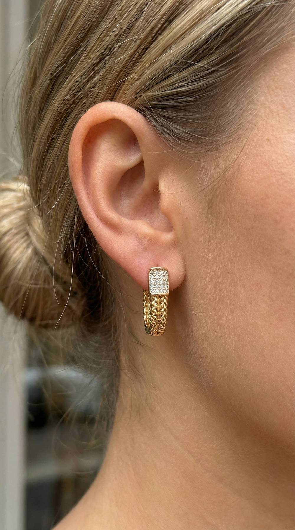 Gold and stone studs earrings