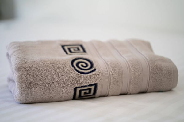 Les Sûtras Towel - Black Geometric