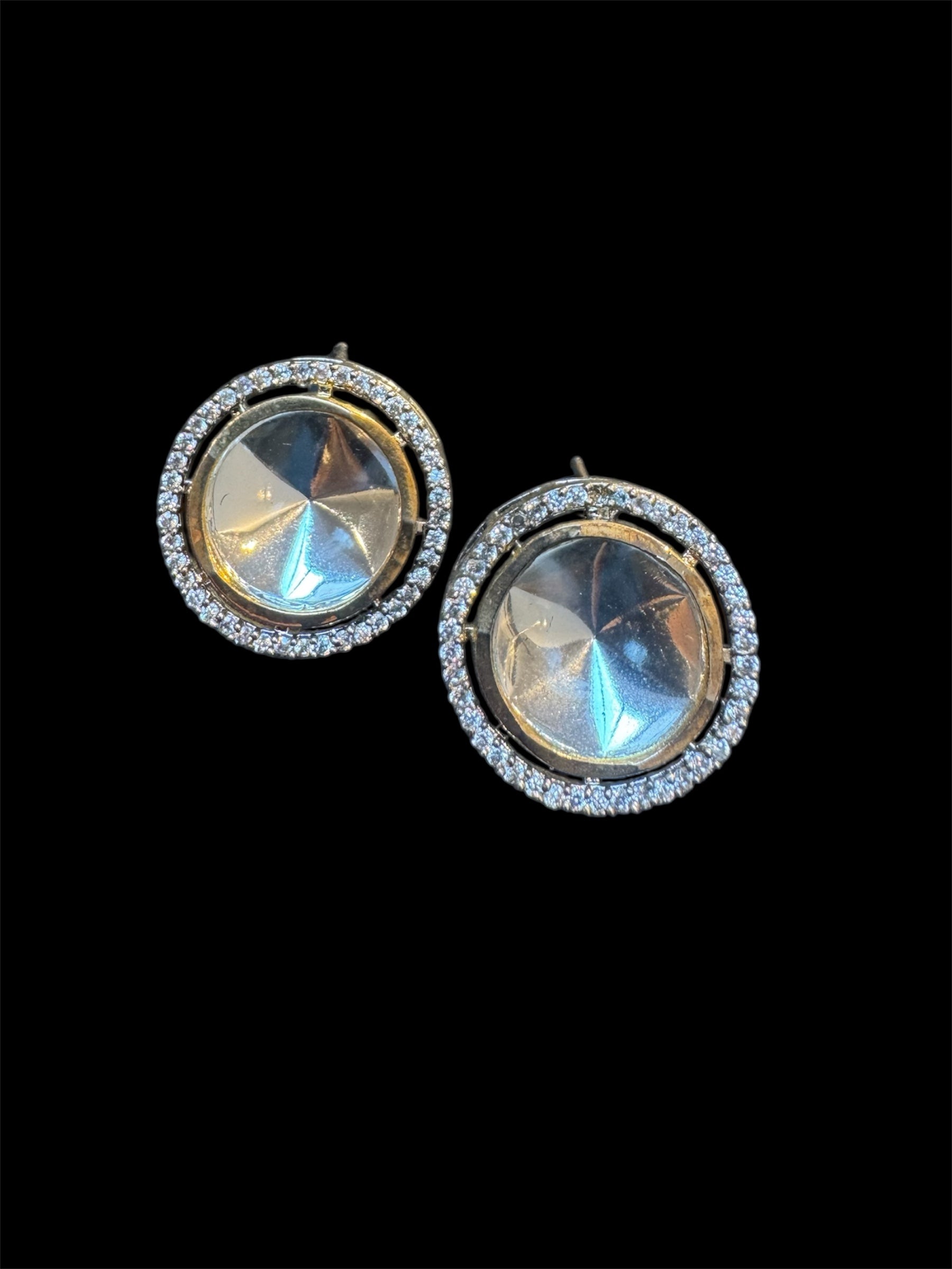 Round glass stone Earring