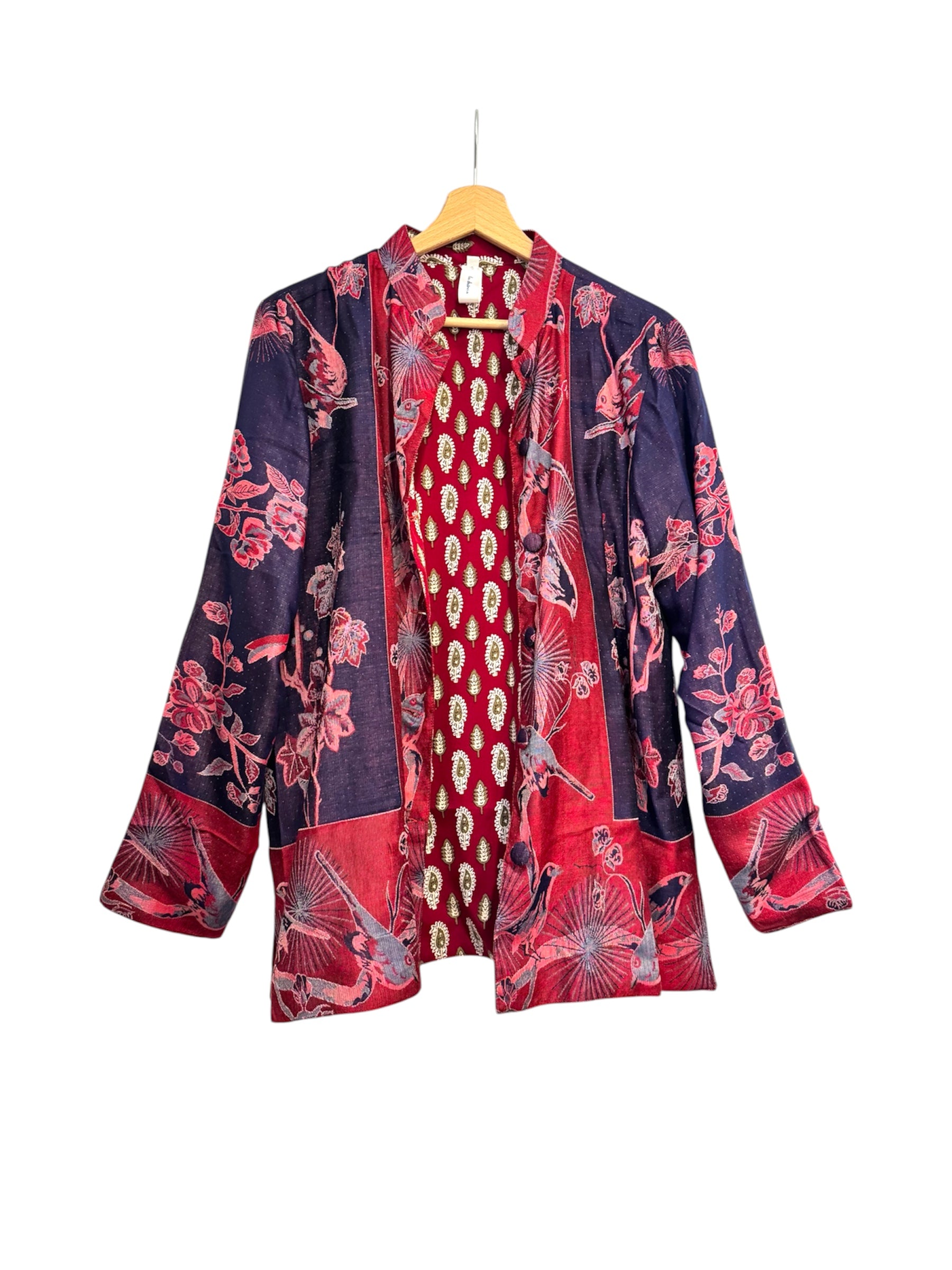 Samtjacke mit Stickerei