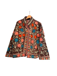 Samtjacke mit Stickerei