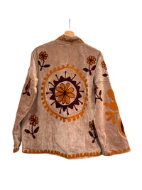 Samtjacke mit Stickerei
