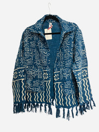 Samtjacke mit Stickerei