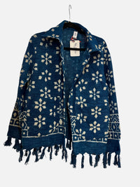 Samtjacke mit Stickerei