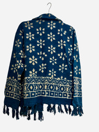 Samtjacke mit Stickerei