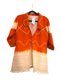 Samtjacke mit Stickerei