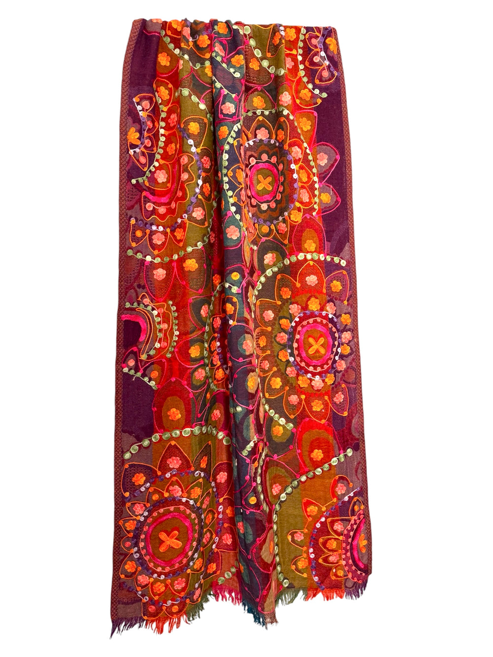 Wollschal mit Stickerei