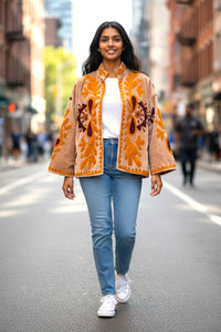 Samtjacke mit Stickerei