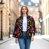 Samtjacke mit Stickerei