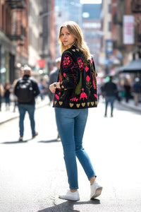 Samtjacke mit Stickerei