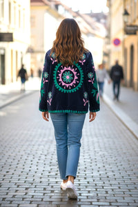 Samtjacke mit Stickerei