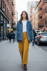 Samtjacke mit Stickerei