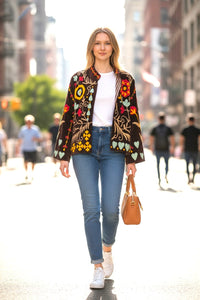 Samtjacke mit Stickerei