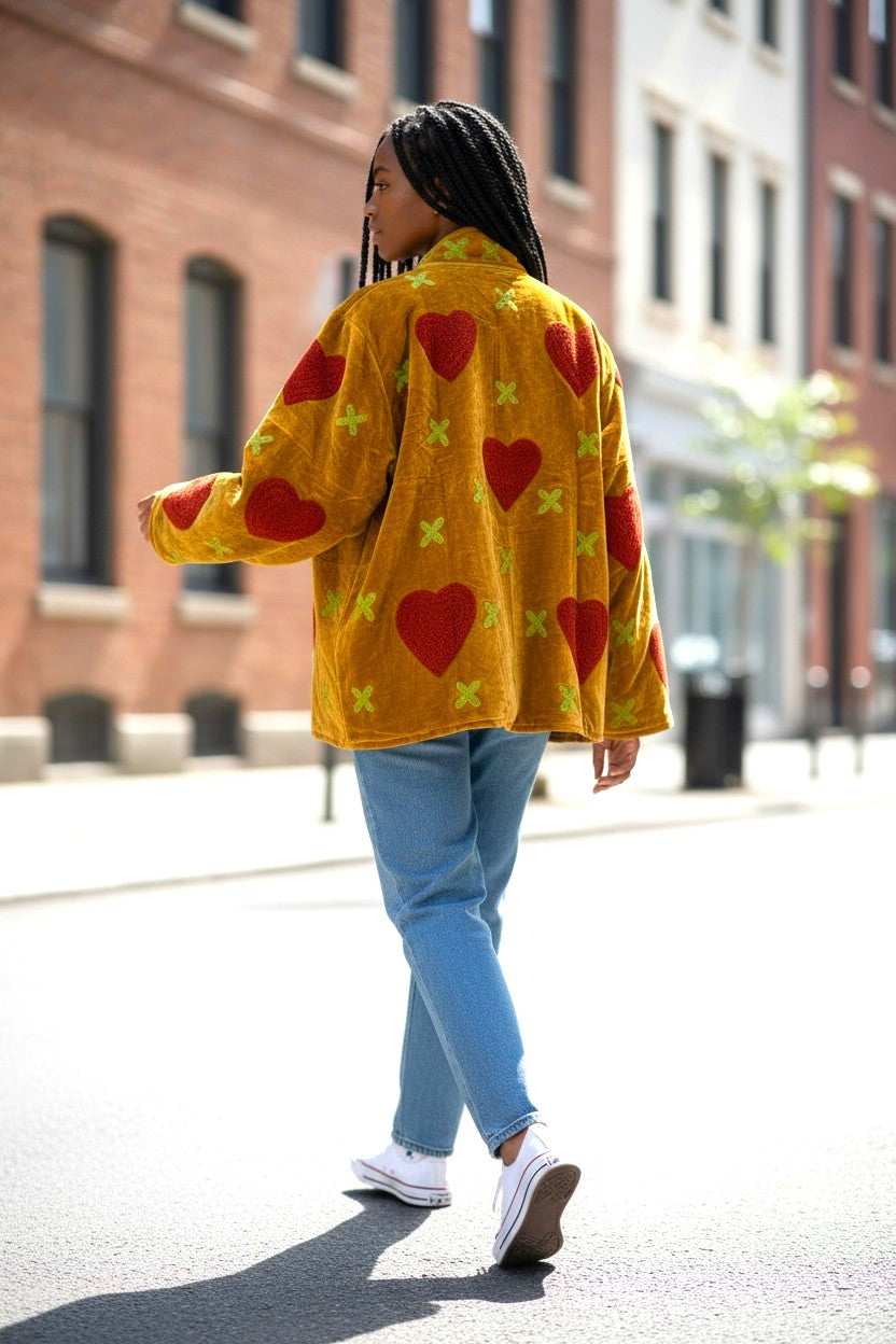 Samtjacke mit Stickerei