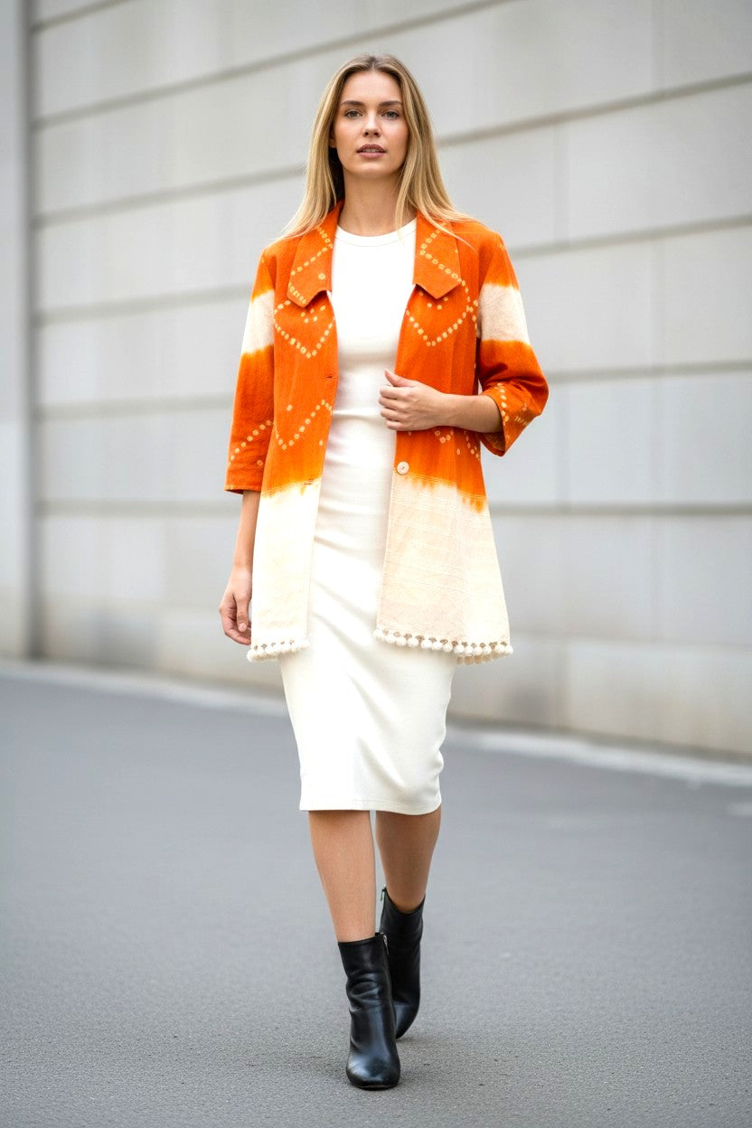 Samtjacke mit Stickerei