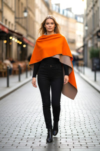 Wendbarer Cape-Schal mit Ärmeln