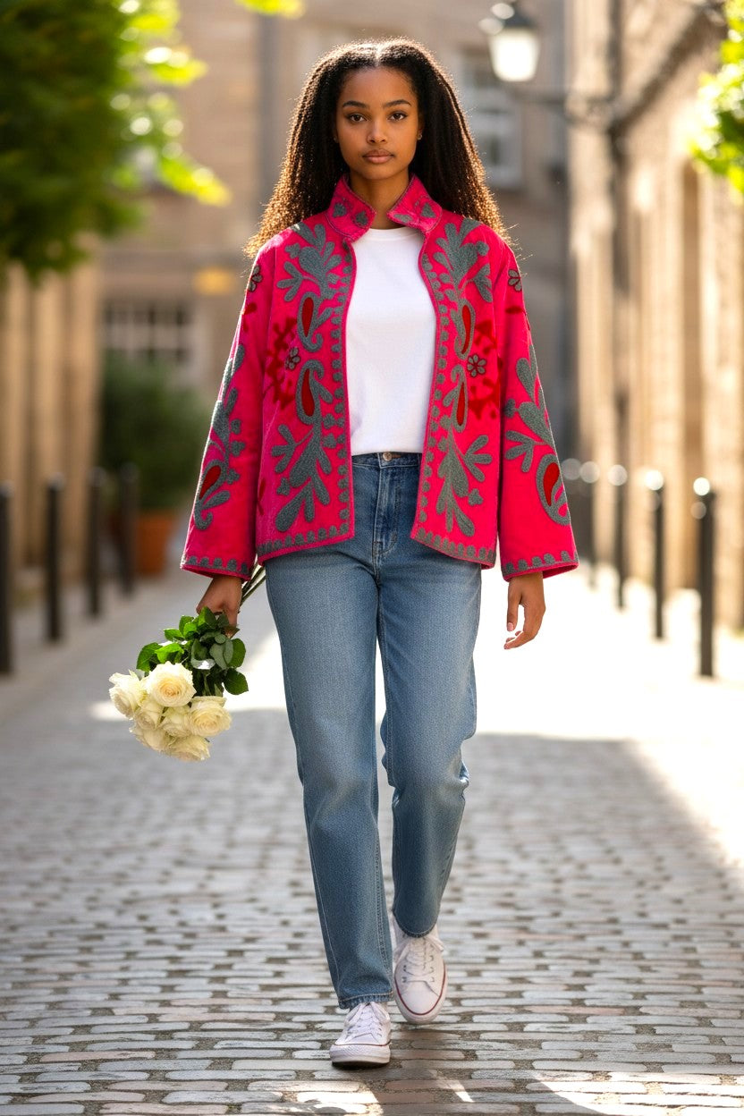 Samtjacke mit Stickerei